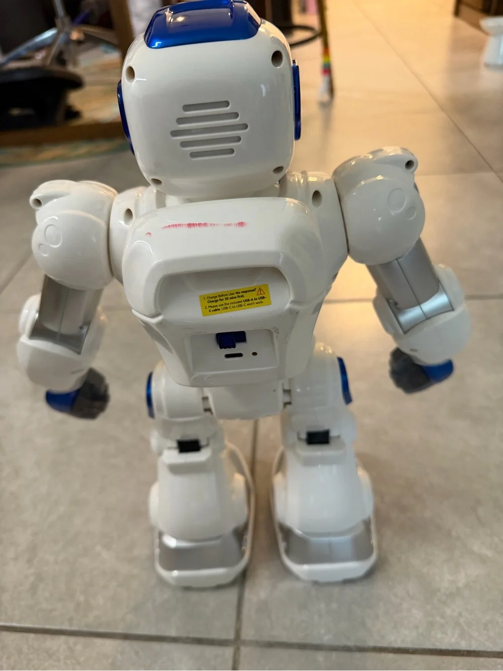 Ruko 1088 Smart Robot with Controller Works great. Fast and slower mode. 15.8”